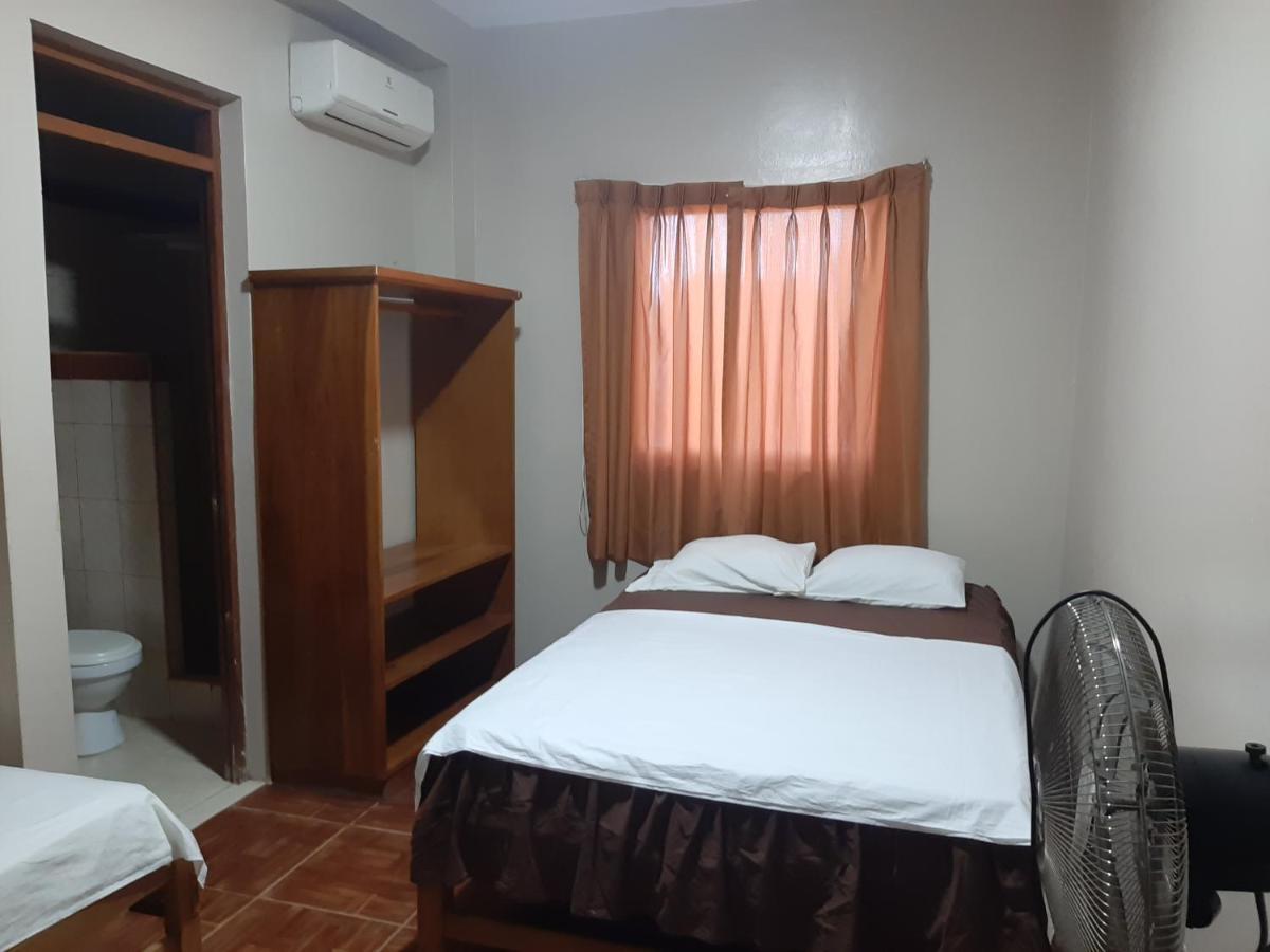 Hospedaje El Emperador Hotel Pucallpa Eksteriør billede