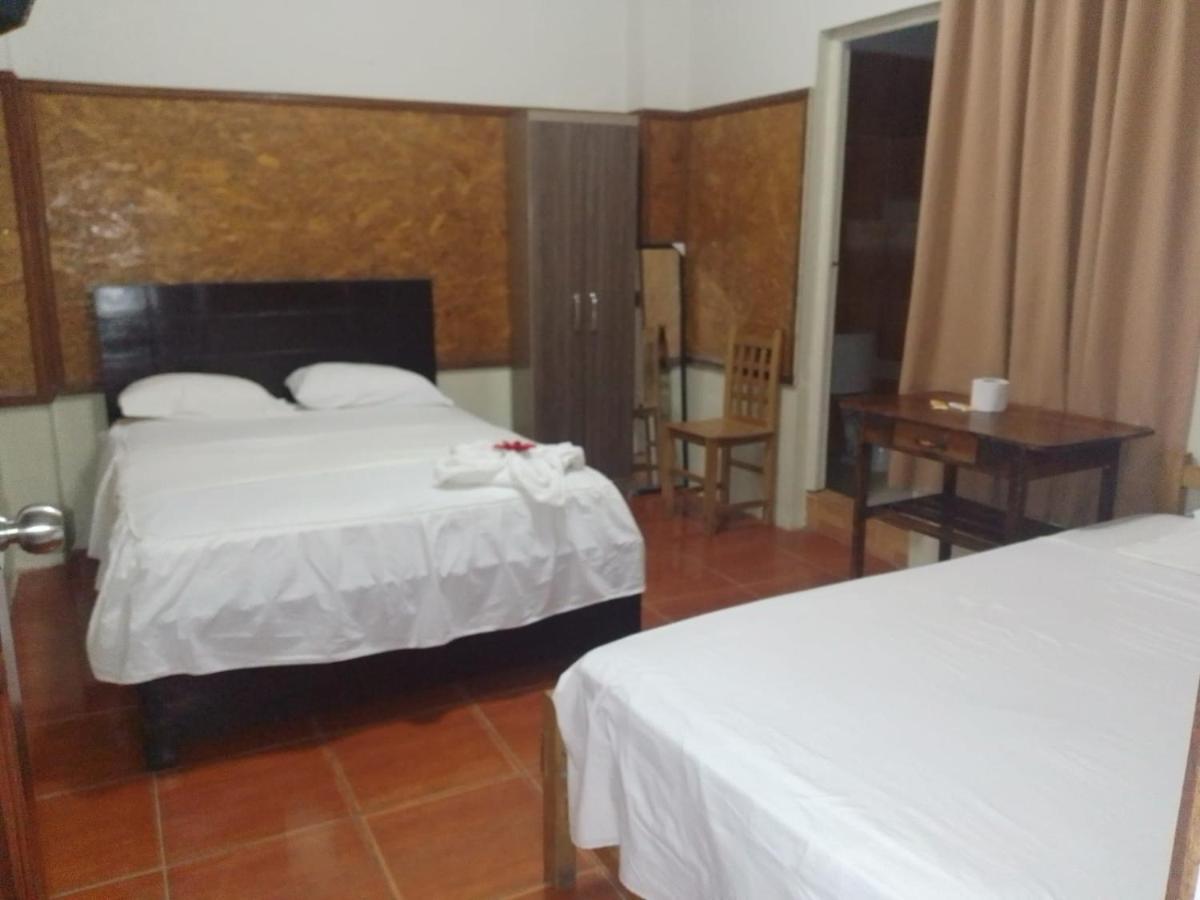 Hospedaje El Emperador Hotel Pucallpa Eksteriør billede
