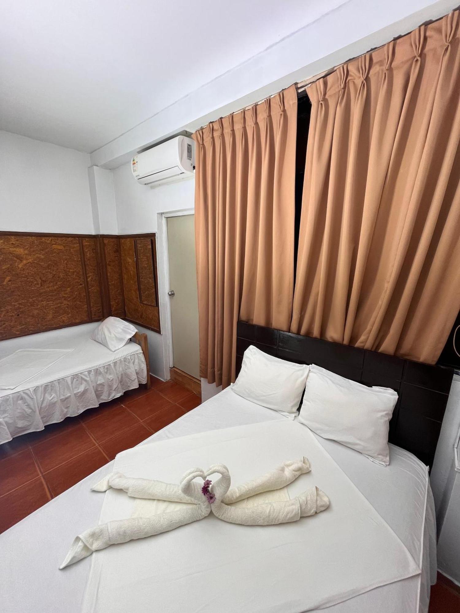 Hospedaje El Emperador Hotel Pucallpa Eksteriør billede
